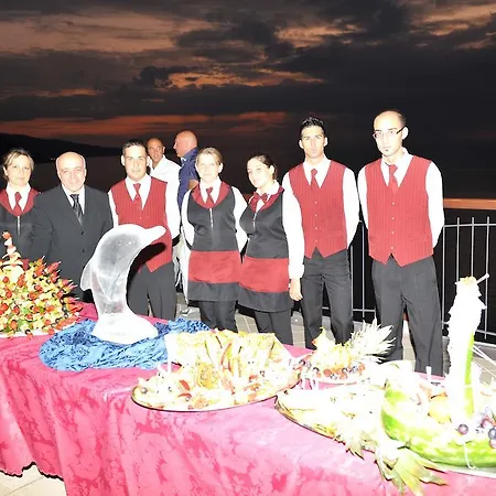 Capo Skino 3*